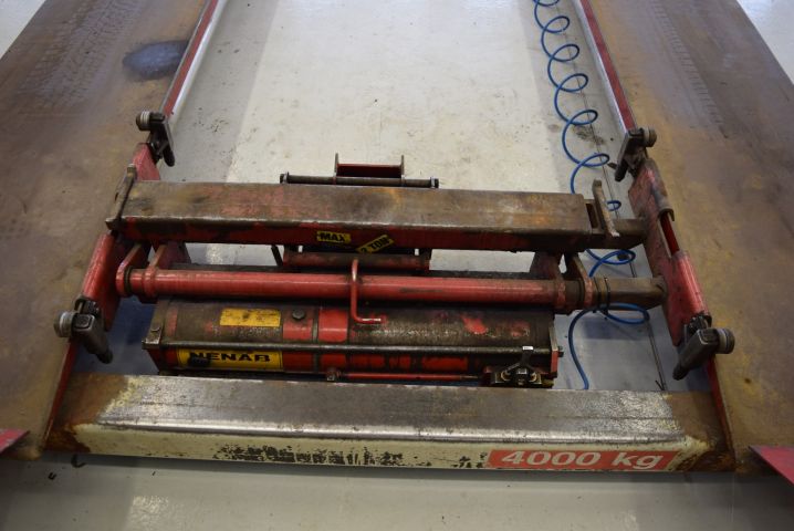 646371-6 4-pelarlyft Stertil Koni med domkraft - 4000 kg