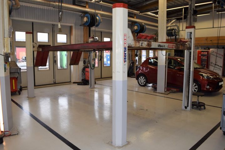 646371-1 4-pelarlyft Stertil Koni med domkraft - 4000 kg