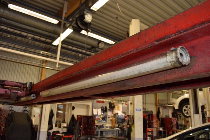 646371-27 4-pelarlyft Stertil Koni med domkraft - 4000 kg