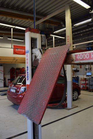 646371-30 4-pelarlyft Stertil Koni med domkraft - 4000 kg