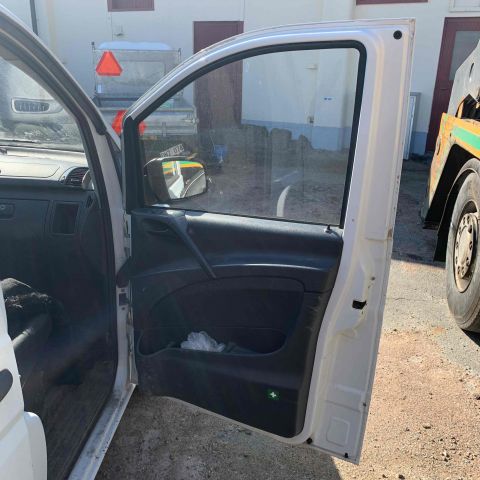 654653-22 Mercedes-Benz Vito 116 CDI -2011 (163 hp, 177469 km) Defective ignition switch