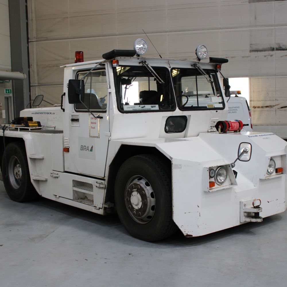 623450-1 Bogsertruck för flygplan, Kalmartruck -89