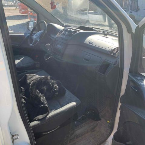 654653-24 Mercedes-Benz Vito 116 CDI -2011 (163 hp, 177469 km) Defective ignition switch