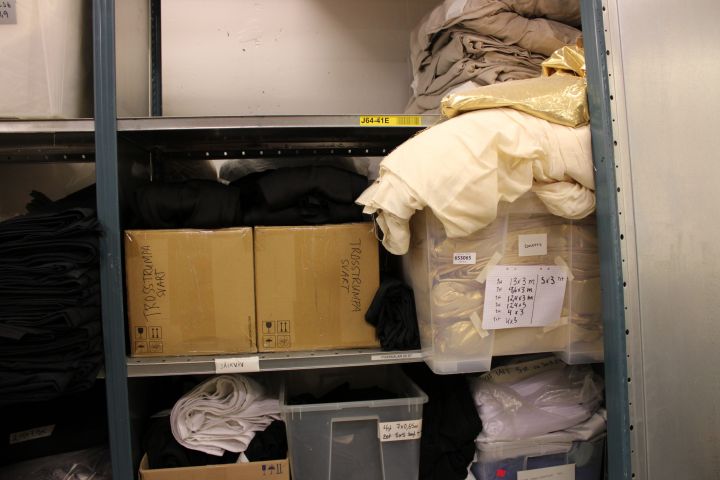 653065-2 Större parti med /mäss-/scentyger