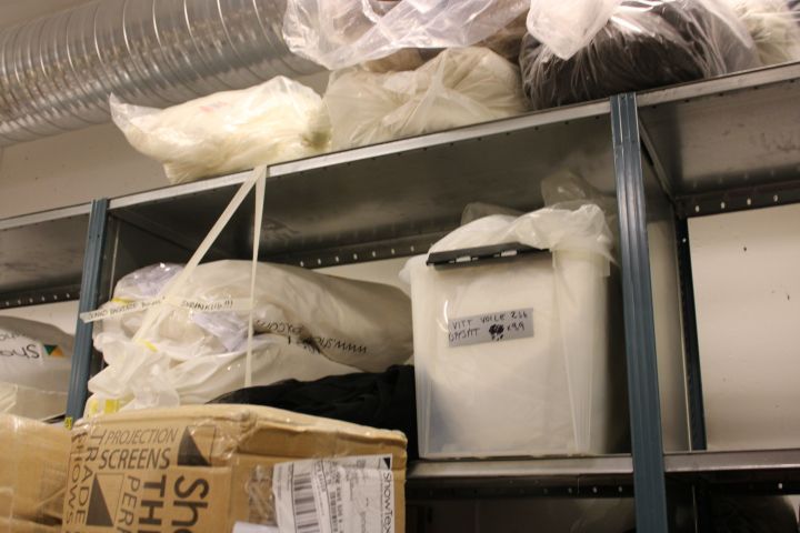 653065-3 Större parti med /mäss-/scentyger