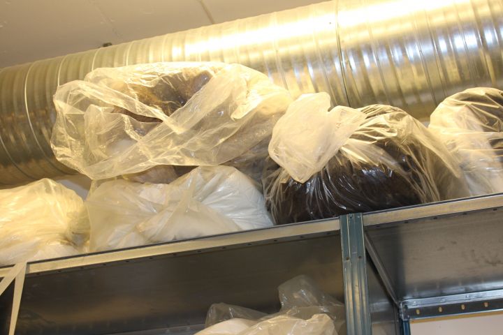 653065-4 Större parti med /mäss-/scentyger