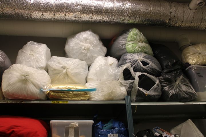 653065-6 Större parti med /mäss-/scentyger