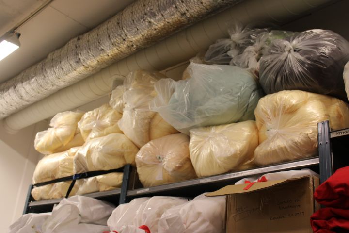 653065-7 Större parti med /mäss-/scentyger