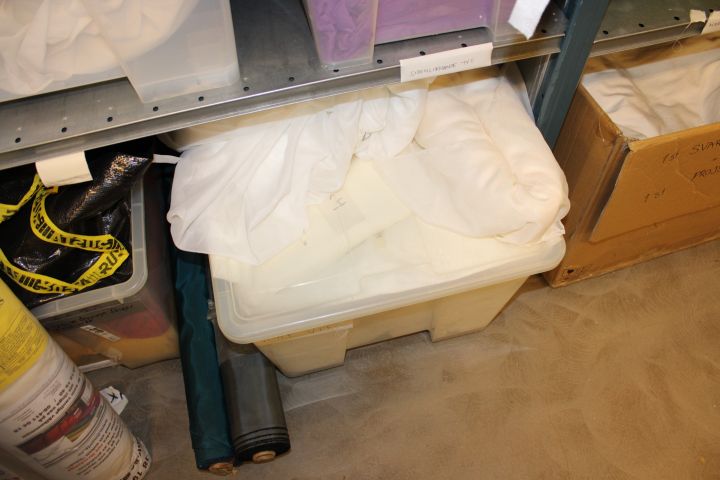 653065-8 Större parti med /mäss-/scentyger