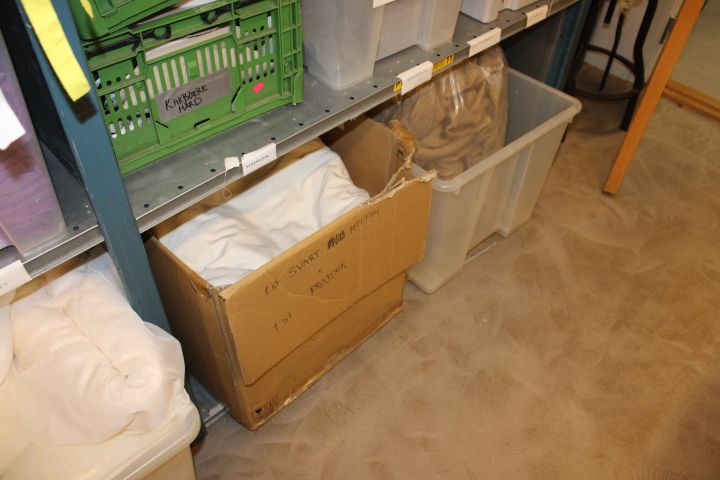 653065-9 Större parti med /mäss-/scentyger