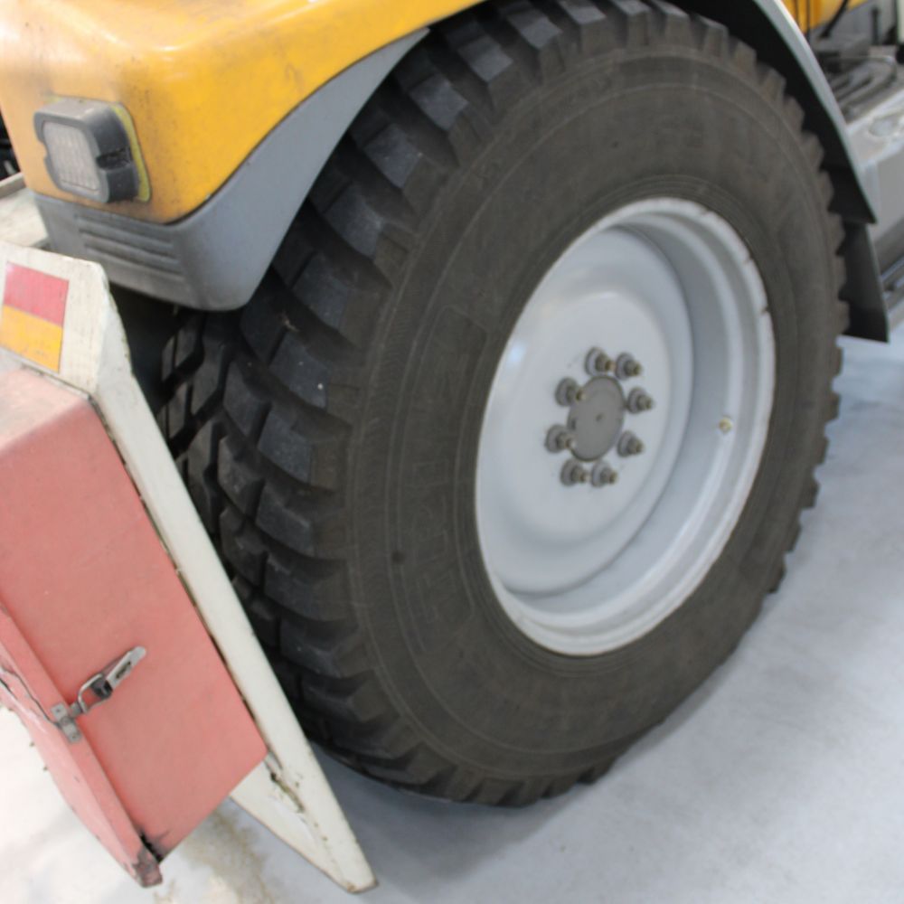 623482-2 Bogseringstraktor Massey Ferguson 660 -97