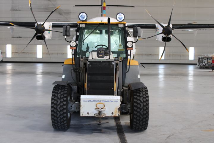 623482-4 Bogseringstraktor Massey Ferguson 660 -97