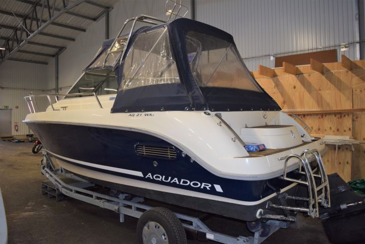 658115-6 Aquador 21 WAs (Mercruiser 5.0L MPI 260 hp) with boat trailer - 2011