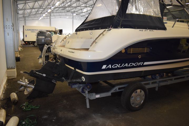 658115-8 Aquador 21 WAs (Mercruiser 5.0L MPI 260 hp) with boat trailer - 2011