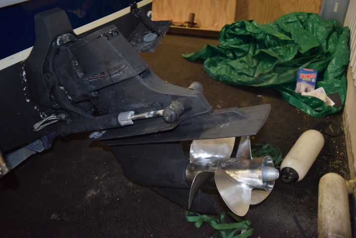 658115-54 Aquador 21 WAs (Mercruiser 5.0L MPI 260 hp) with boat trailer - 2011