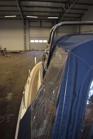 658115-22 Aquador 21 WAs (Mercruiser 5.0L MPI 260 hp) with boat trailer - 2011