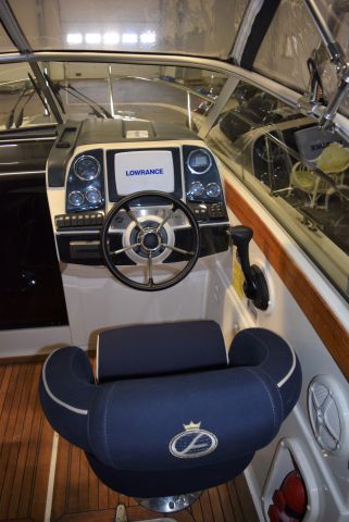 658115-31 Aquador 21 WAs (Mercruiser 5.0L MPI 260 hp) with boat trailer - 2011