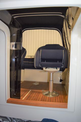 658115-41 Aquador 21 WAs (Mercruiser 5.0L MPI 260 hp) with boat trailer - 2011