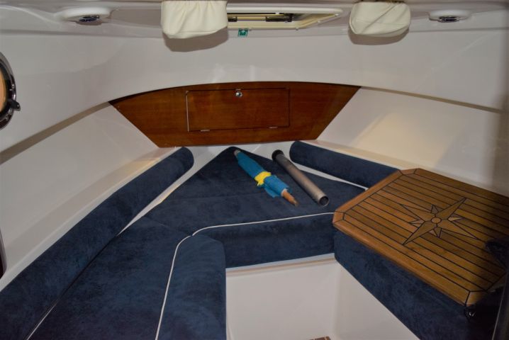 658115-42 Aquador 21 WAs (Mercruiser 5.0L MPI 260 hp) with boat trailer - 2011