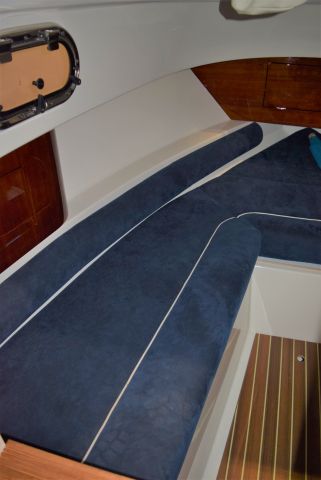 658115-43 Aquador 21 WAs (Mercruiser 5.0L MPI 260 hp) with boat trailer - 2011