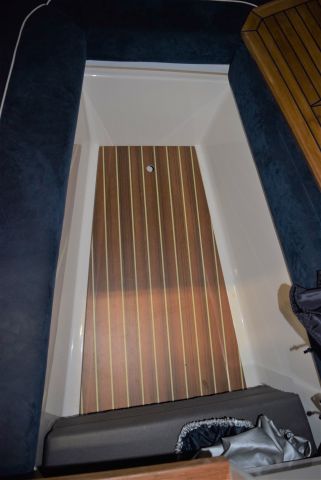 658115-45 Aquador 21 WAs (Mercruiser 5.0L MPI 260 hp) with boat trailer - 2011