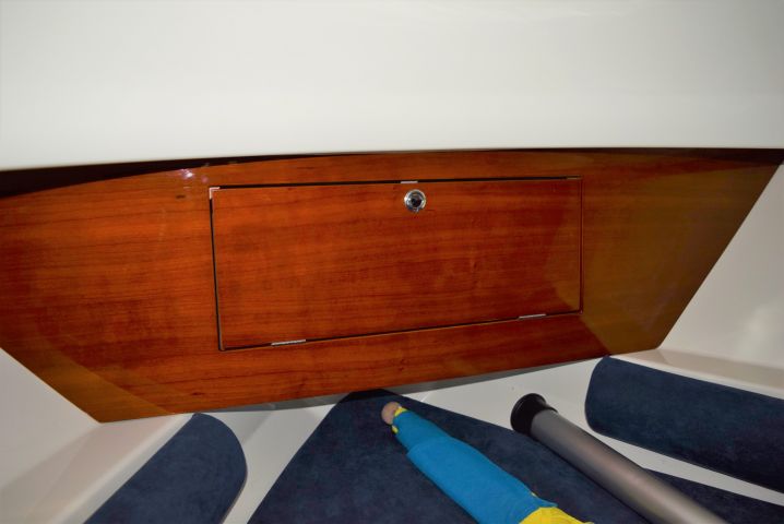 658115-49 Aquador 21 WAs (Mercruiser 5.0L MPI 260 hp) with boat trailer - 2011