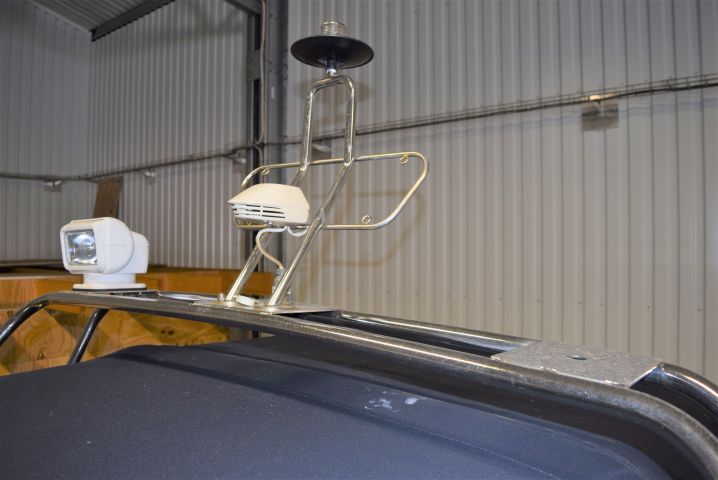 658115-21 Aquador 21 WAs (Mercruiser 5.0L MPI 260 hp) with boat trailer - 2011