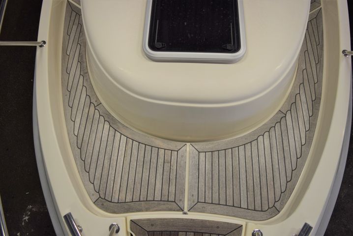 658115-15 Aquador 21 WAs (Mercruiser 5.0L MPI 260 hp) with boat trailer - 2011