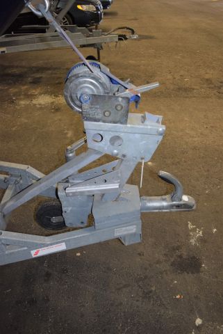 658115-59 Aquador 21 WAs (Mercruiser 5.0L MPI 260 hp) with boat trailer - 2011