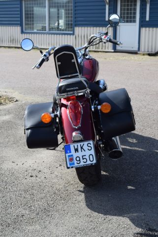 658117-4 Honda VT 750 Shadow (9 miles) - 2005