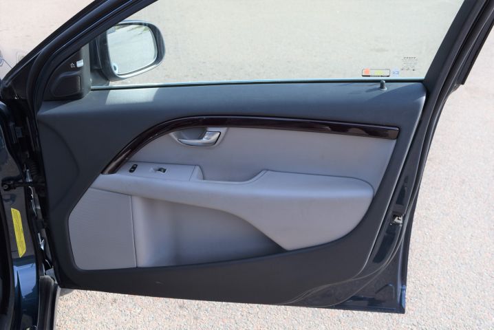 658122-14 Volvo V70 T6 AWD Geartronic (268 hp) - 2008