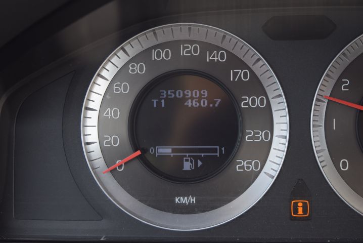 658122-26 Volvo V70 T6 AWD Geartronic (268 hp) - 2008