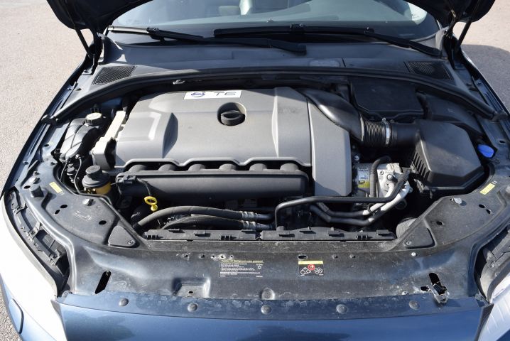 658122-42 Volvo V70 T6 AWD Geartronic (268 hp) - 2008