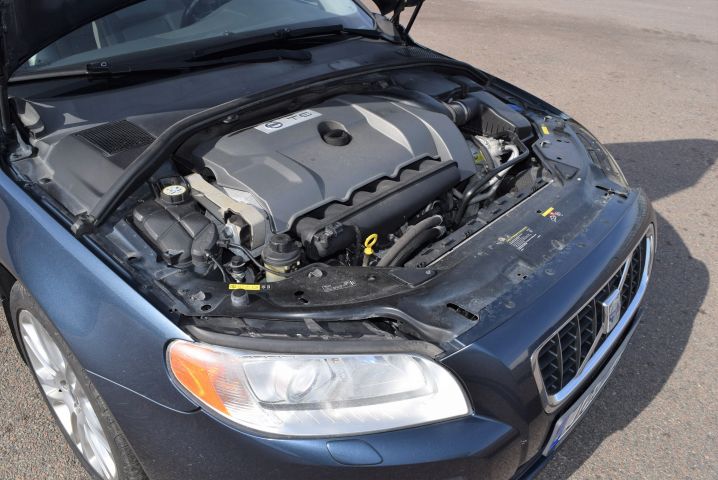 658122-41 Volvo V70 T6 AWD Geartronic (268 hp) - 2008