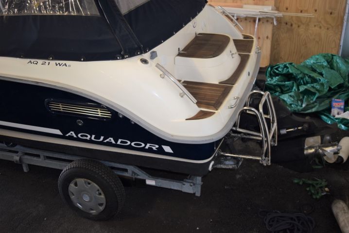 658115-12 Aquador 21 WAs (Mercruiser 5.0L MPI 260 hp) with boat trailer - 2011