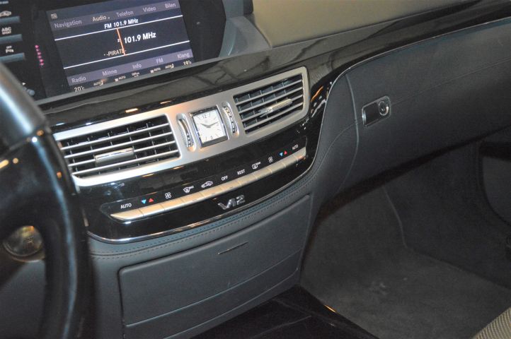 658129-19 Mercedes Benz S600 L 5.5L V12 (517 hp) - 2010