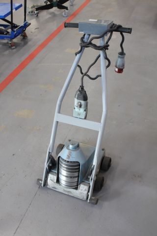 653596-2 Hjulspinnare