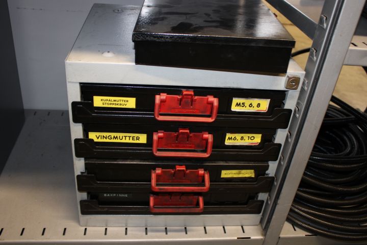 653746-4 4 assortment boxes Bera