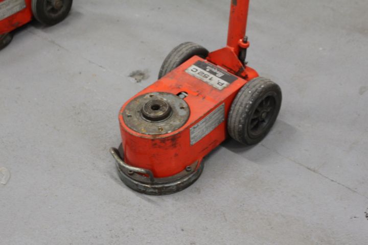 653690-2 Jack Pasquin P 152 C 30T