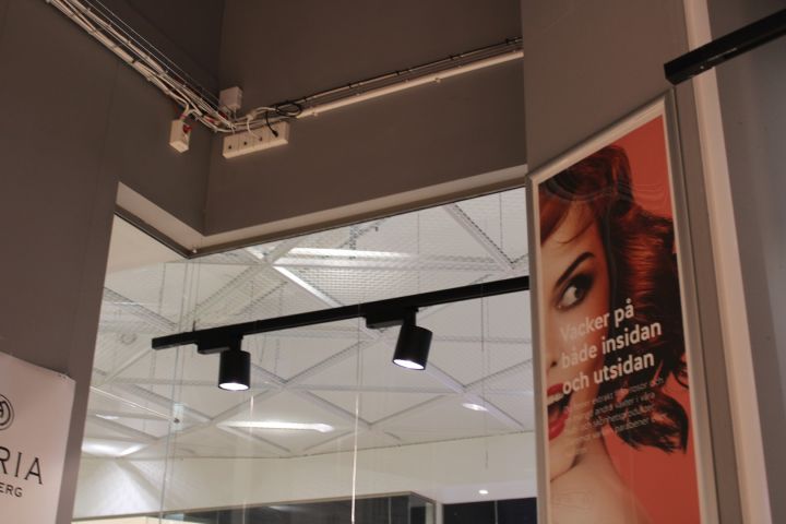 654986-7 Spotlight rails with 52 spotlights