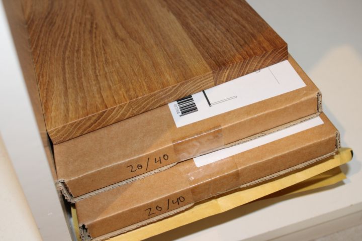 631484-8 3 shelves including consoles, Pharma