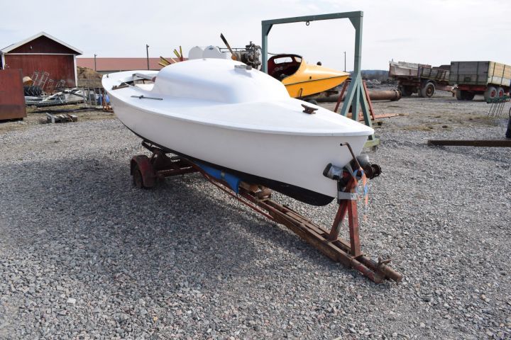 386780-1 Sailboat Fajak F12 incl trailer