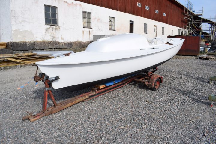386780-2 Sailboat Fajak F12 incl trailer
