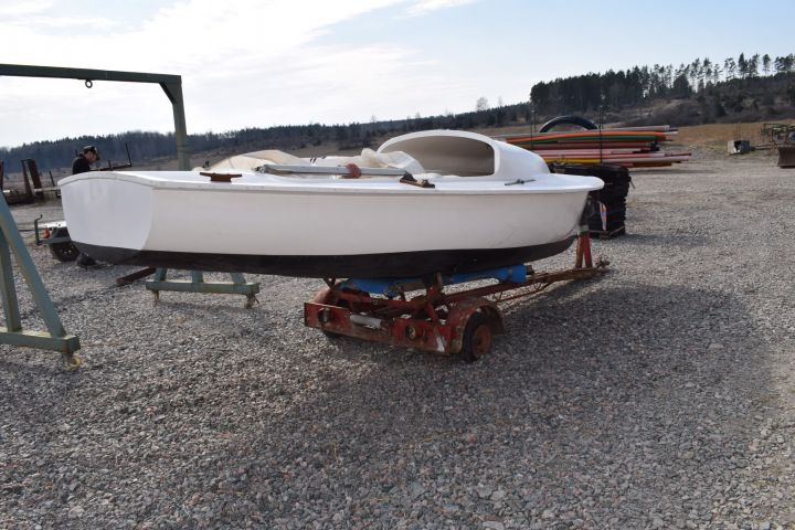 386780-4 Sailboat Fajak F12 incl trailer
