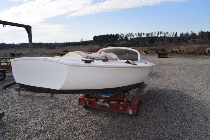 386780-8 Sailboat Fajak F12 incl trailer