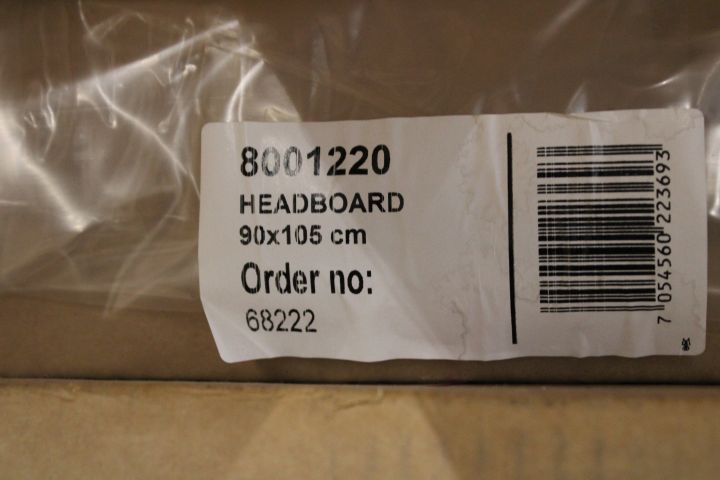 657485-12 Party with headboards (Hästens, Åkeson, Jensen and others)