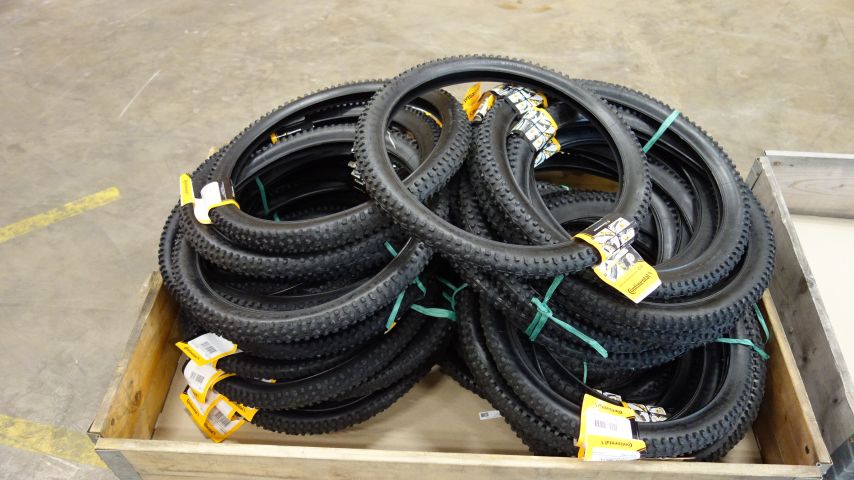 658427-1 approximately 50 bicycle tires Continental Explorer 20 "