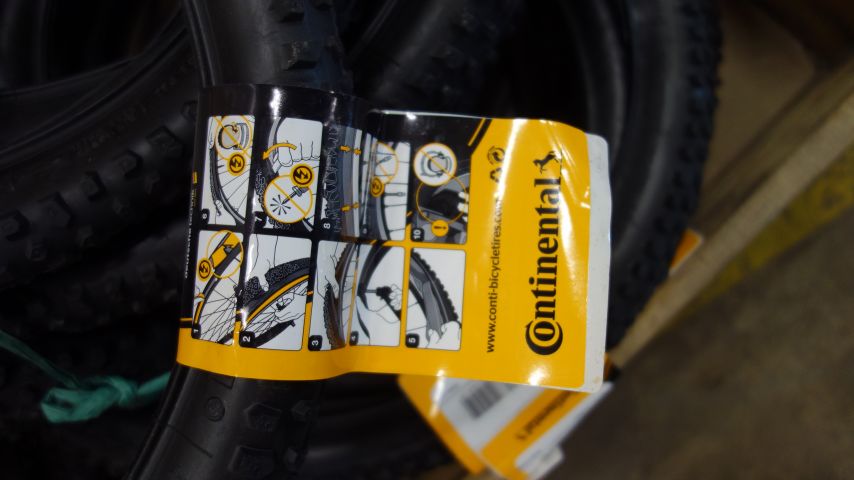 658427-3 approximately 50 bicycle tires Continental Explorer 20 "