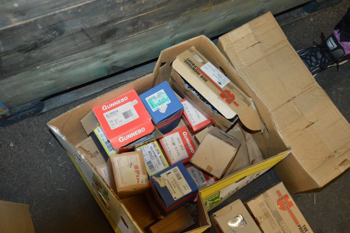 572335-4 Gunnebo nail & screw