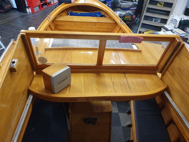 652104-15 Träbåt kutter i unikt skick